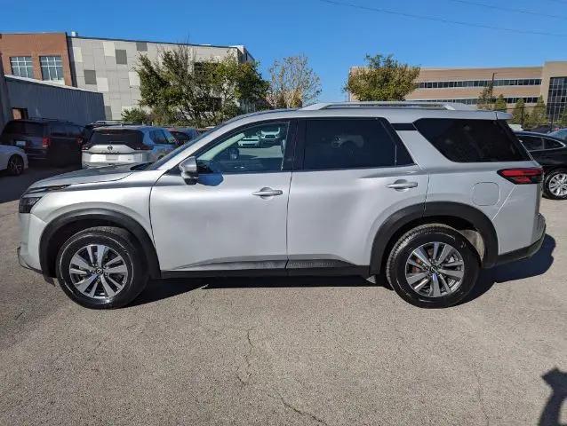 2023 Nissan Pathfinder SL 4WD