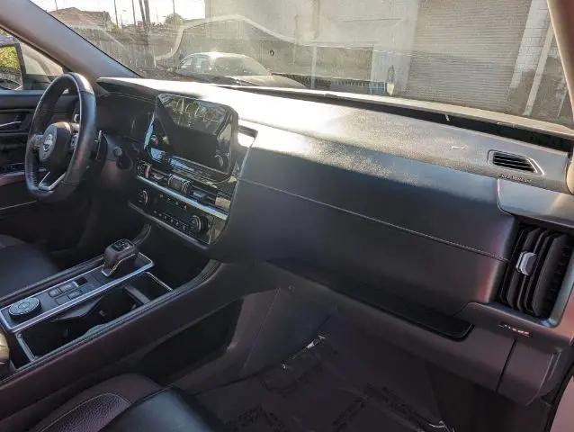 2023 Nissan Pathfinder SL 4WD