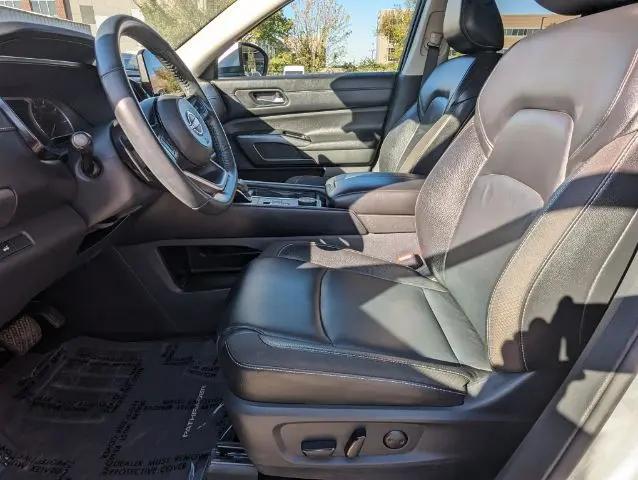 2023 Nissan Pathfinder SL 4WD