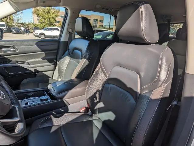 2023 Nissan Pathfinder SL 4WD