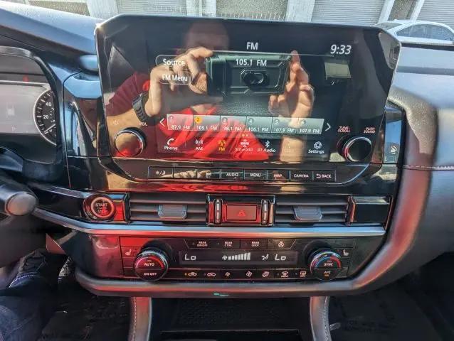 2023 Nissan Pathfinder SL 4WD