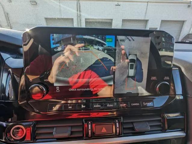 2023 Nissan Pathfinder SL 4WD