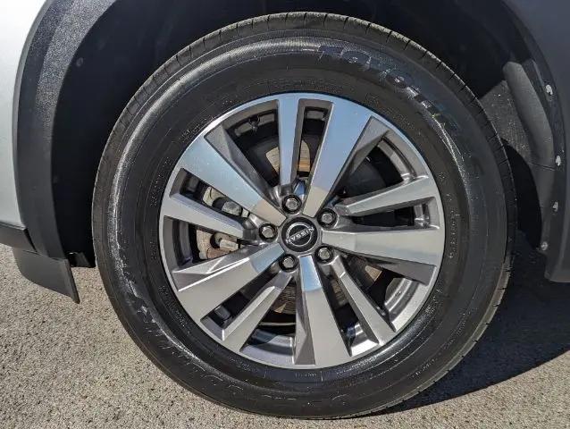 2023 Nissan Pathfinder SL 4WD
