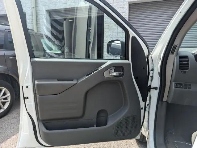 2021 Nissan Frontier Crew Cab SV 4x2