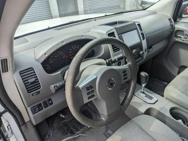 2021 Nissan Frontier Crew Cab SV 4x2