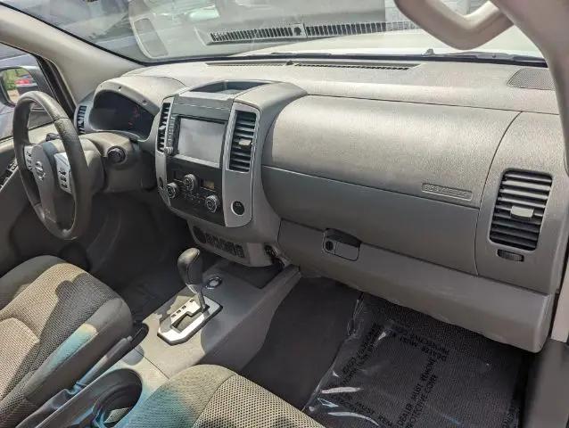 2021 Nissan Frontier Crew Cab SV 4x2