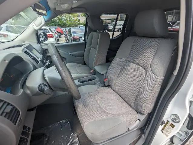 2021 Nissan Frontier Crew Cab SV 4x2