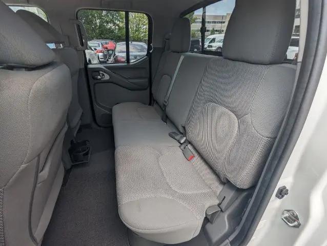 2021 Nissan Frontier Crew Cab SV 4x2