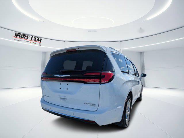 2022 Chrysler Pacifica Limited AWD
