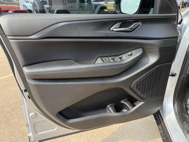 2025 Jeep Grand Cherokee L Altitude X 4x2