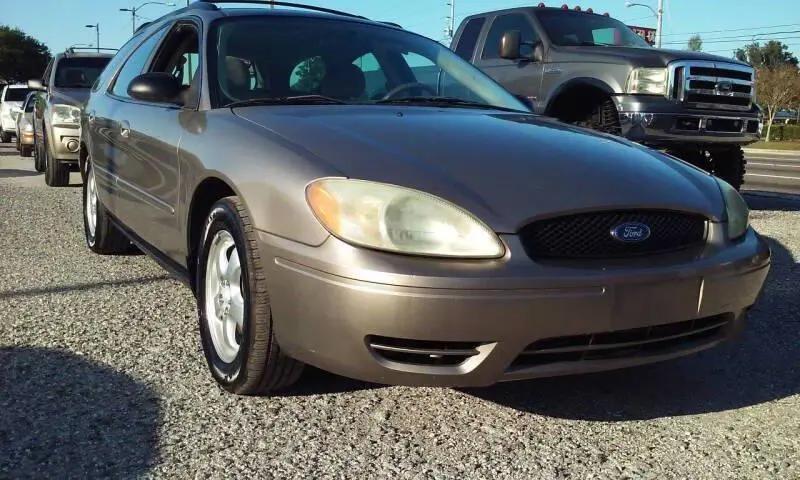 2005 Ford Taurus SE for sale in St. Petersburg, FL