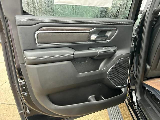 2026 Ram 1500 Laramie Crew Cab 4x4 5'7" Box