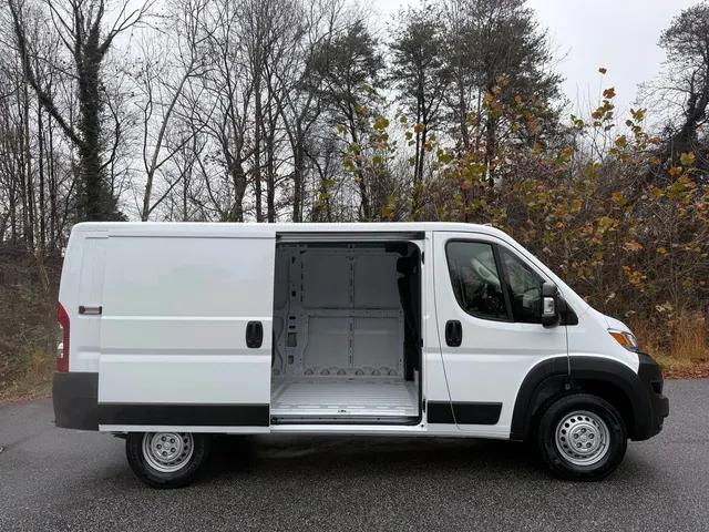 2026 Ram ProMaster Cargo Van Tradesman Low Roof 136" WB w/Pass Seat