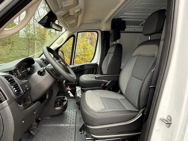 2026 Ram ProMaster Cargo Van Tradesman Low Roof 136" WB w/Pass Seat