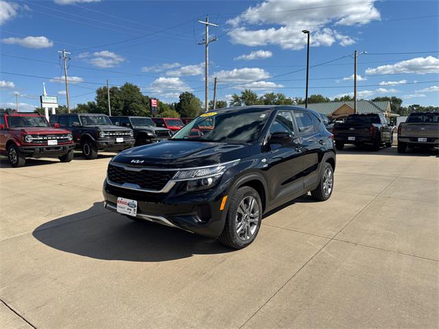 2022 Kia Seltos LX 2022 Kia Seltos LX