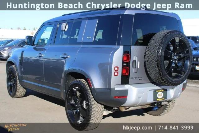 2023 Land Rover Defender 110 SE