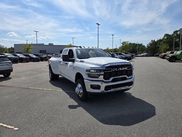 2026 RAM Ram 3500 RAM 3500 TRADESMAN CREW CAB 4X4 8 BOX