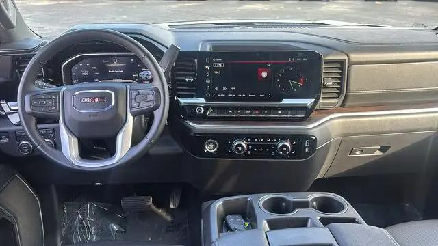 2024 GMC Sierra 1500 4WD Crew Cab Short Box SLT