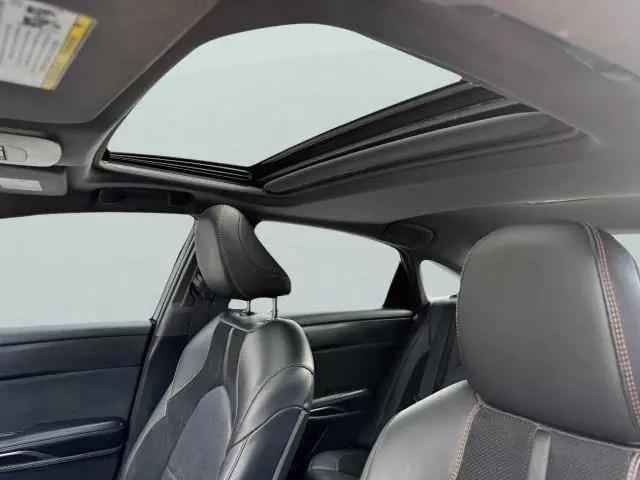 2019 Toyota Avalon XLE