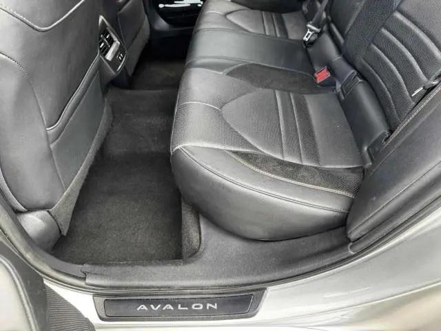 2019 Toyota Avalon XLE