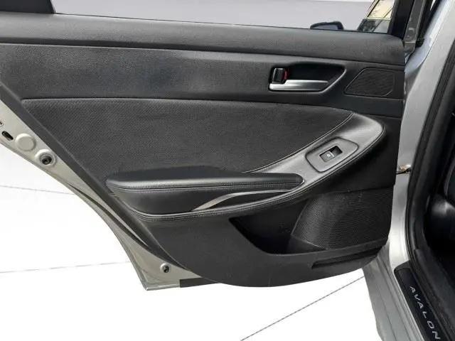 2019 Toyota Avalon XLE