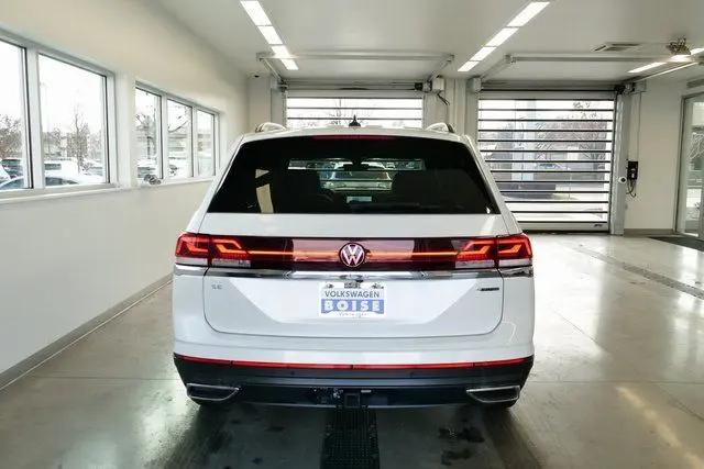 2026 Volkswagen Atlas SE with Technology