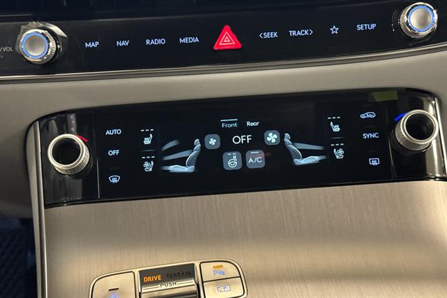 2026 Genesis GV70 2.5T Advanced