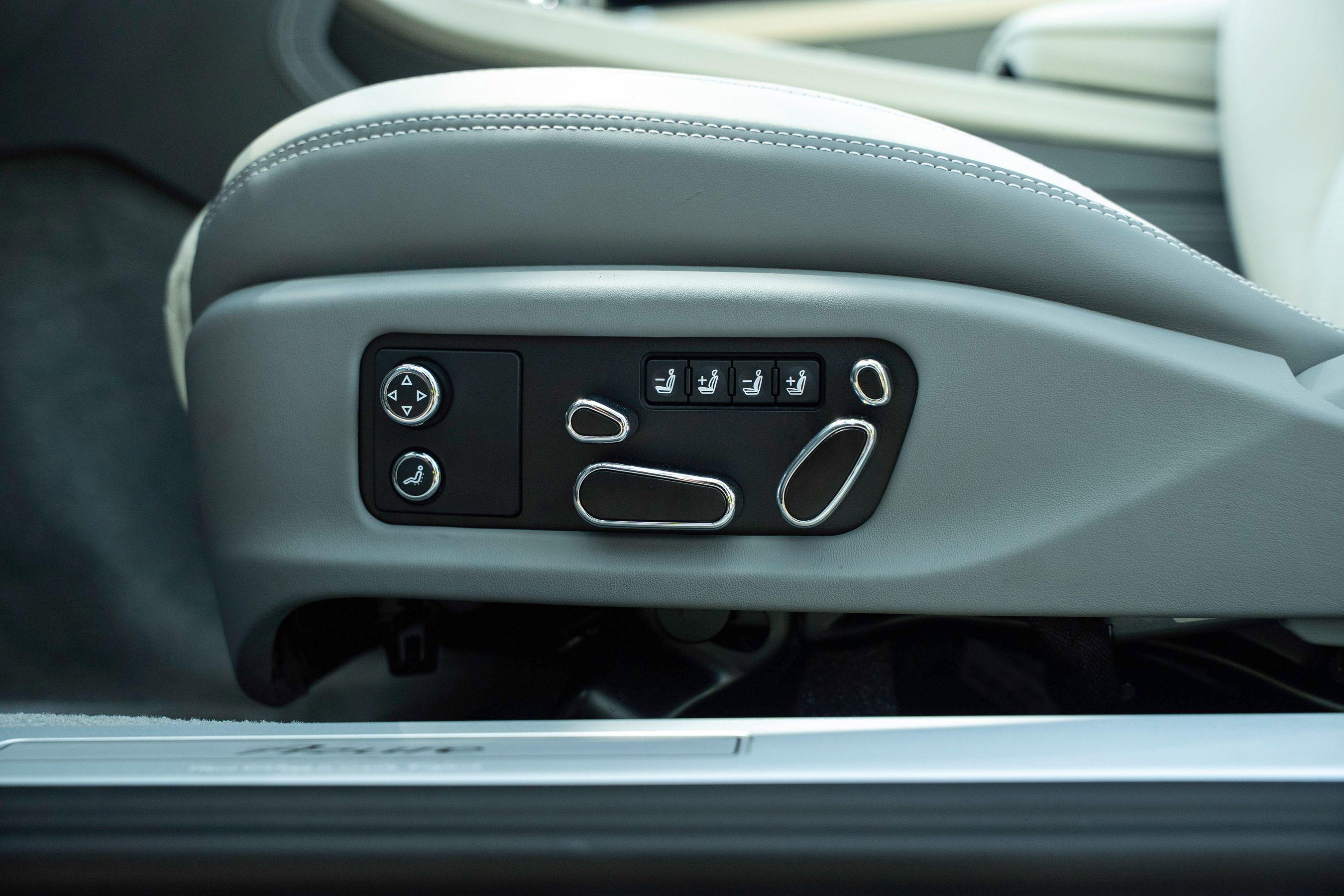 2026 Bentley Continental GTC Azure - Photo 19