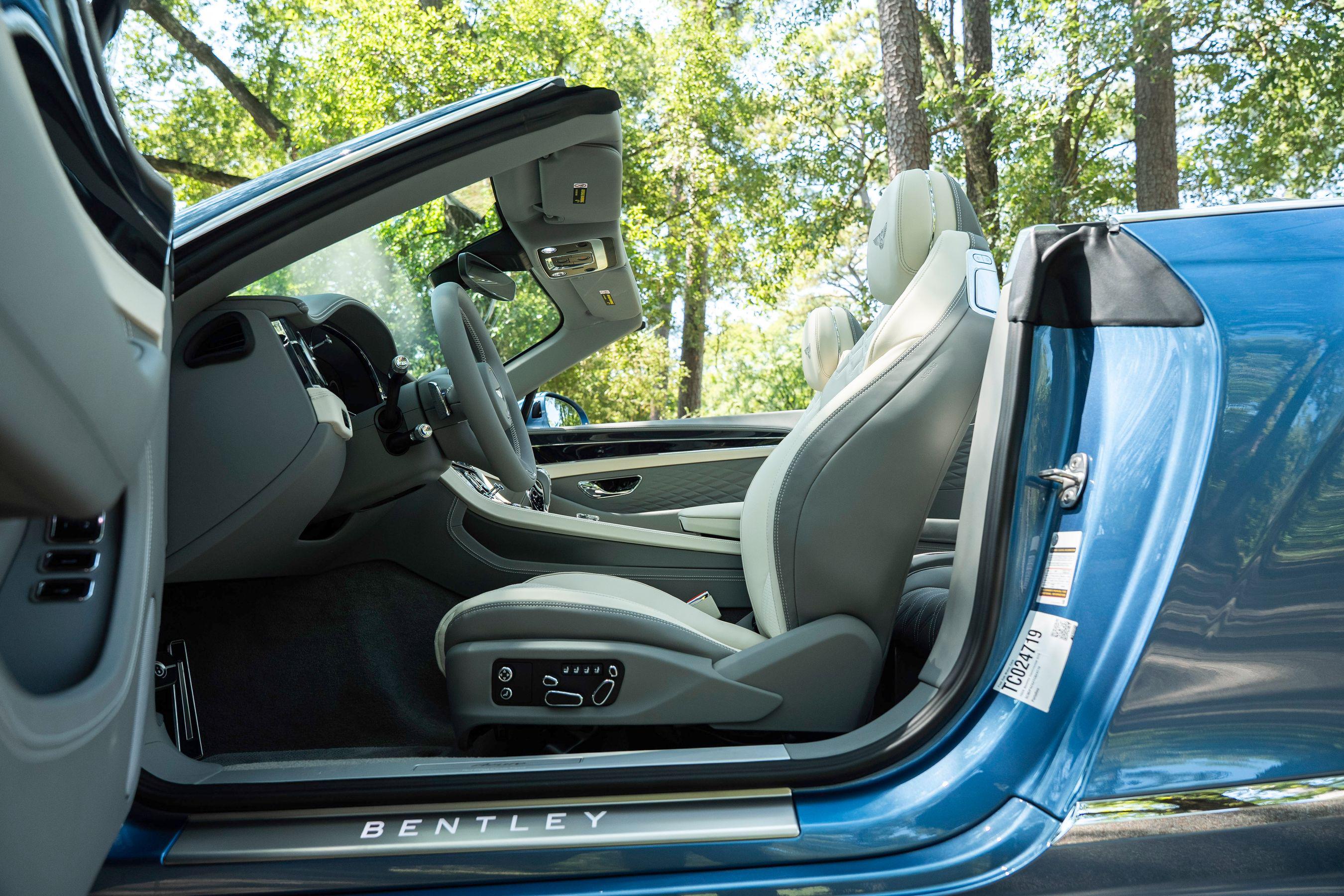 2026 Bentley Continental GTC Azure - Photo 20