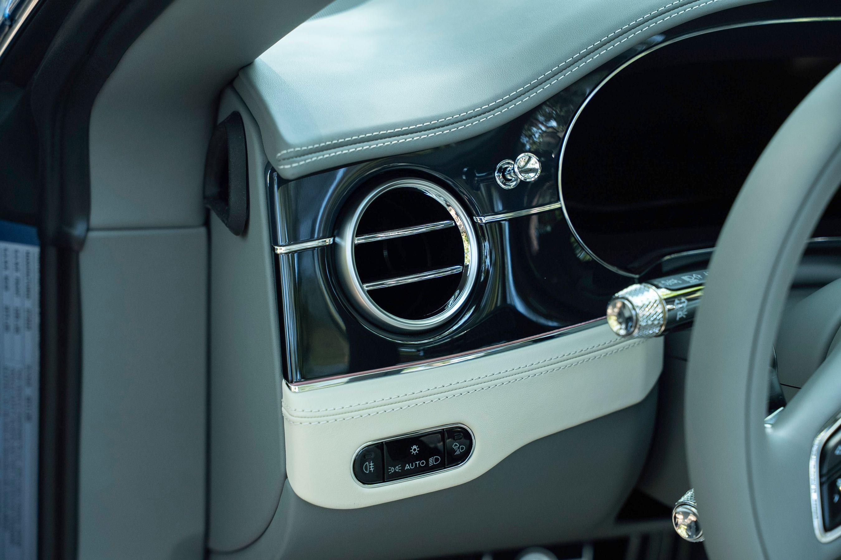 2026 Bentley Continental GTC Azure - Photo 24