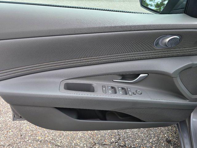 2025 Hyundai Elantra Blue - Photo 7