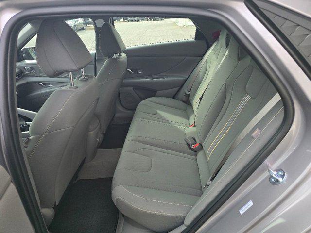 2025 Hyundai Elantra Blue - Photo 9