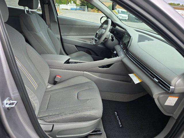 2025 Hyundai Elantra Blue - Photo 11