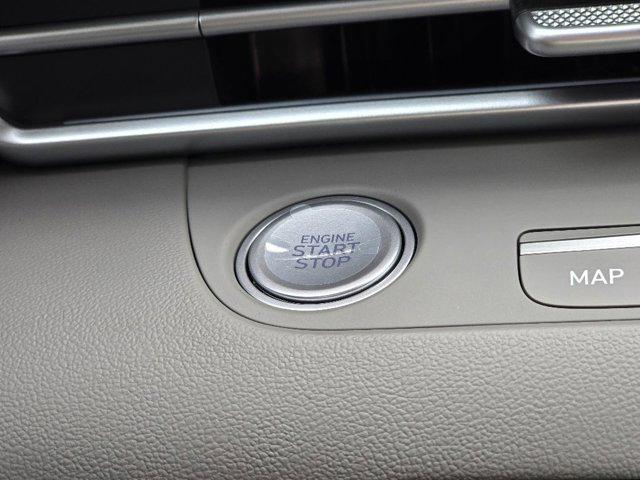 2025 Hyundai Elantra Blue - Photo 16