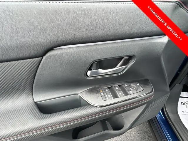 2025 Nissan Kicks SR Intelligent AWD