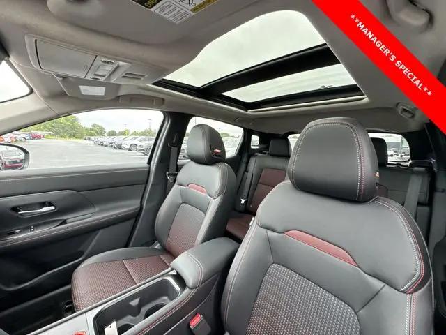 2025 Nissan Kicks SR Intelligent AWD