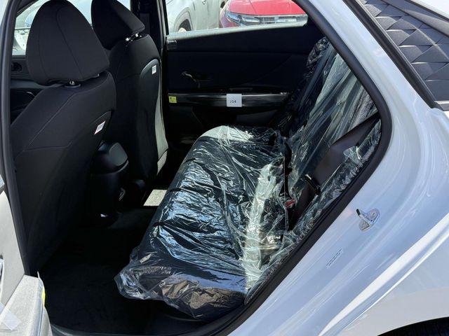 2025 Hyundai Elantra Blue - Photo 14