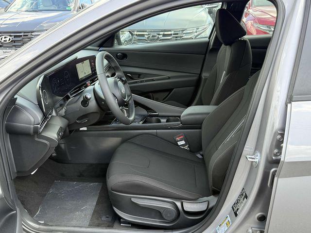 2025 Hyundai Elantra Blue - Photo 13