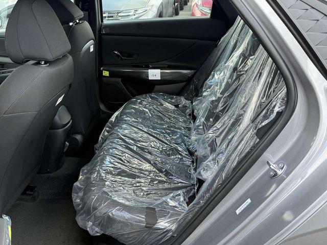 2025 Hyundai Elantra Blue - Photo 14