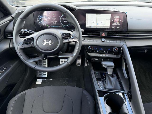 2025 Hyundai Elantra Blue - Photo 16