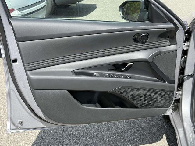 2025 Hyundai Elantra Blue - Photo 26