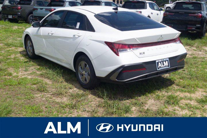 2025 Hyundai Elantra SE photo 7