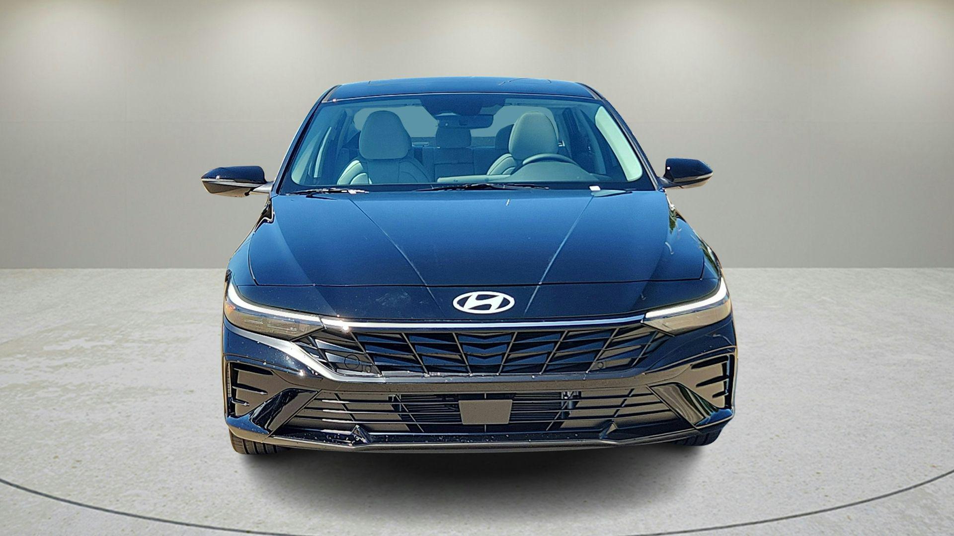 2025 Hyundai Elantra Limited - Photo 2