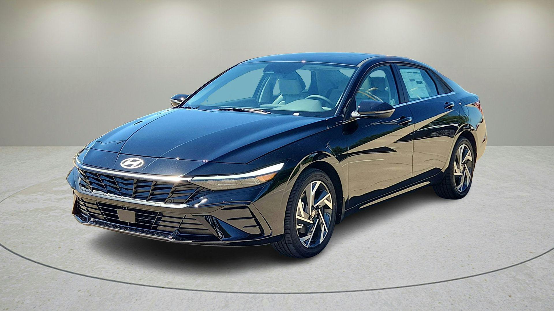2025 Hyundai Elantra Limited - Photo 3