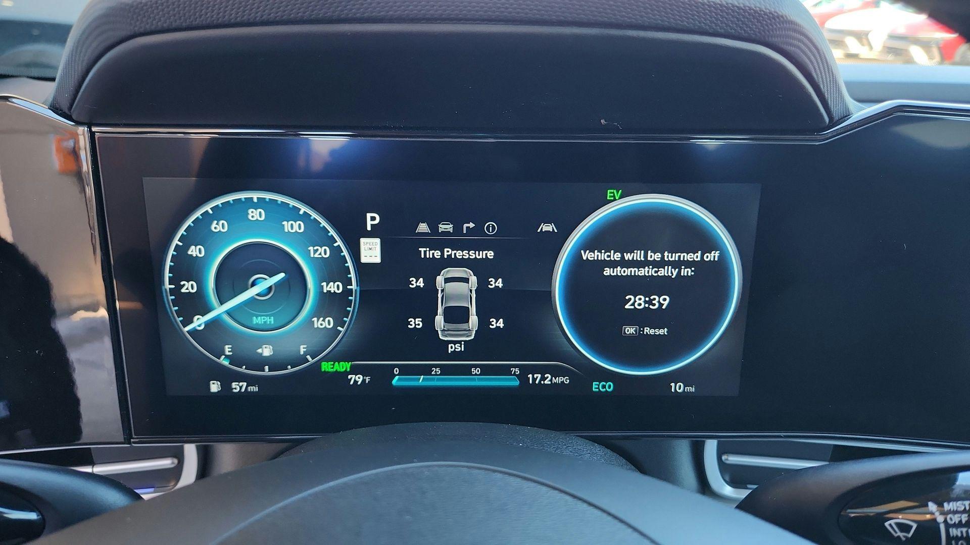 2025 Hyundai Elantra Limited - Photo 16