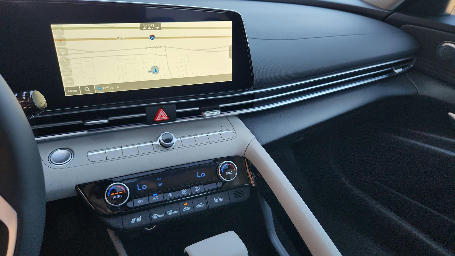 2025 Hyundai Elantra Limited - Photo 19