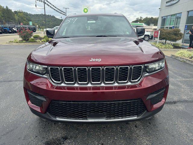 2025 Jeep Grand Cherokee Laredo 4x4 2025 Jeep Grand Cherokee Laredo 4x4