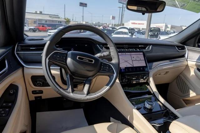 2023 Jeep Grand Cherokee Limited 4x4 2023 Jeep Grand Cherokee Limited 4x4