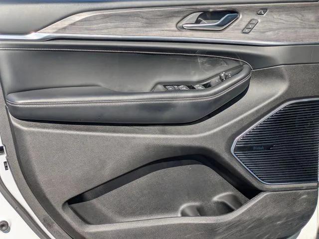2022 Jeep Grand Cherokee L Overland 4x4