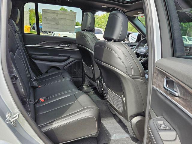 2025 Jeep Grand Cherokee Limited 4x2